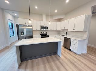 198 Albion St #302, Wakefield, MA 01880