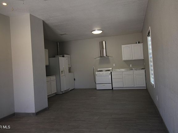 5th image of 8636 Leo St