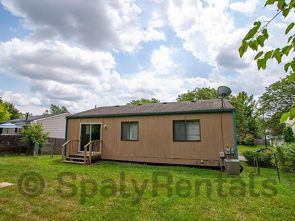 2nd image of 2136 Winewood Ave