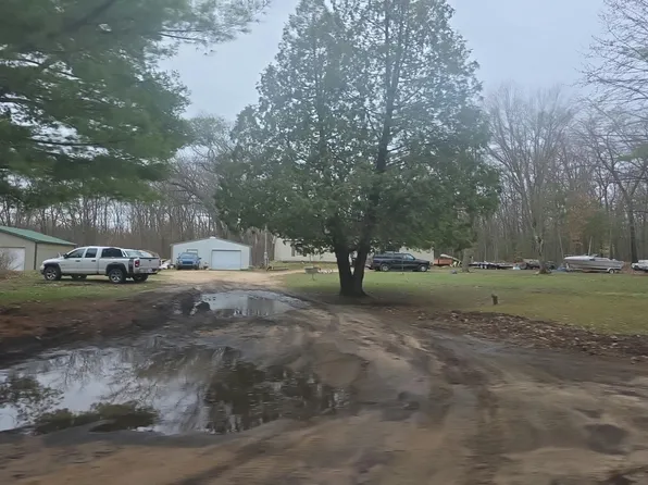 9013 Wilke Rd, Fremont, MI 49412