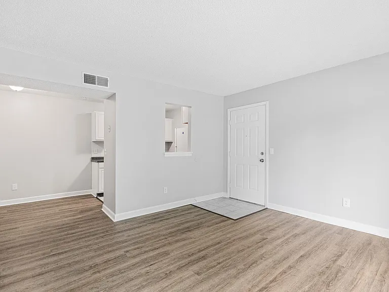 5645 Hornaday Rd #B — Photo 11