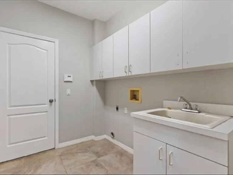 Blenheim Dr — Photo 14