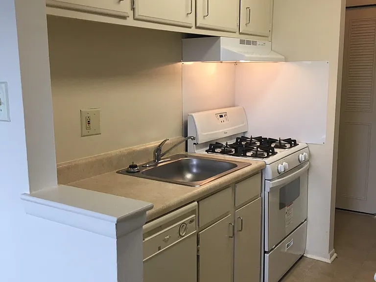 Autumn Ridge Apartments — Photo 57