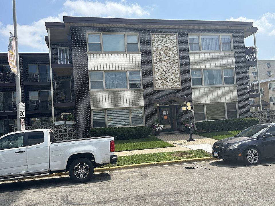 1st image of 3001 N Paris Ave #306