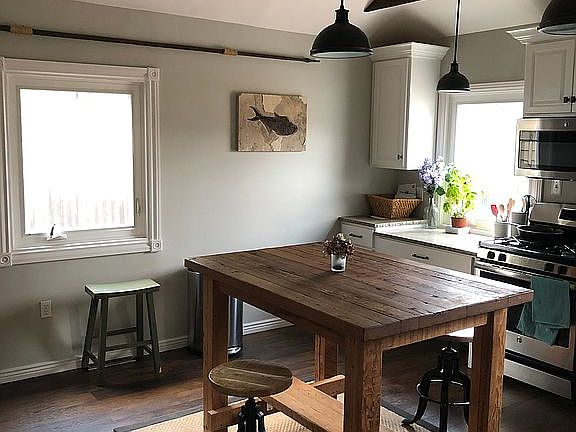 vaulted ceiling exposed beam