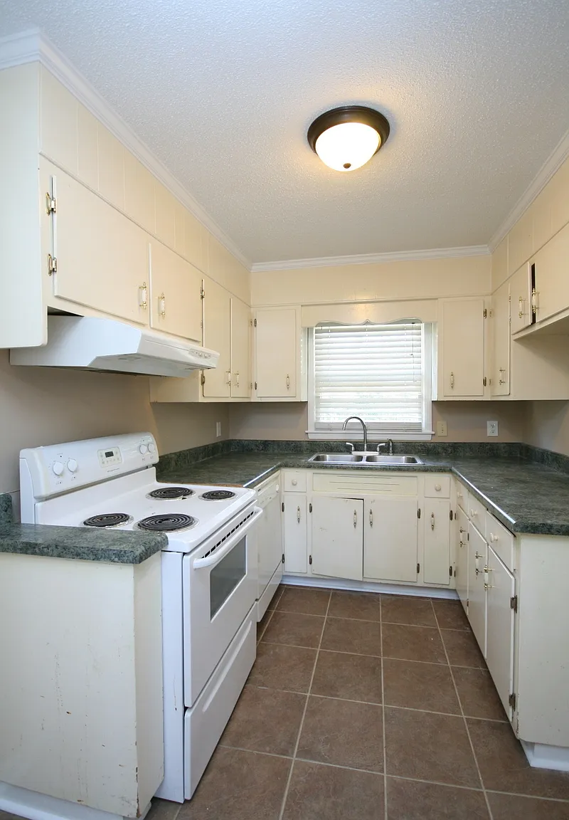 Gazette Drive - 4412 - Cobr-New Hvac 4/ — Photo 3