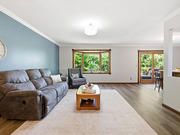 5th image of 15873 Hayes Trail Ct