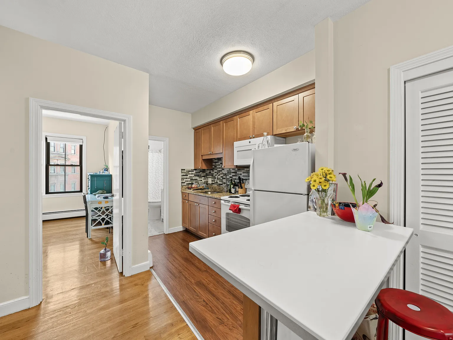 2 bed, 1.0 bath, $2,950 — Photo 2