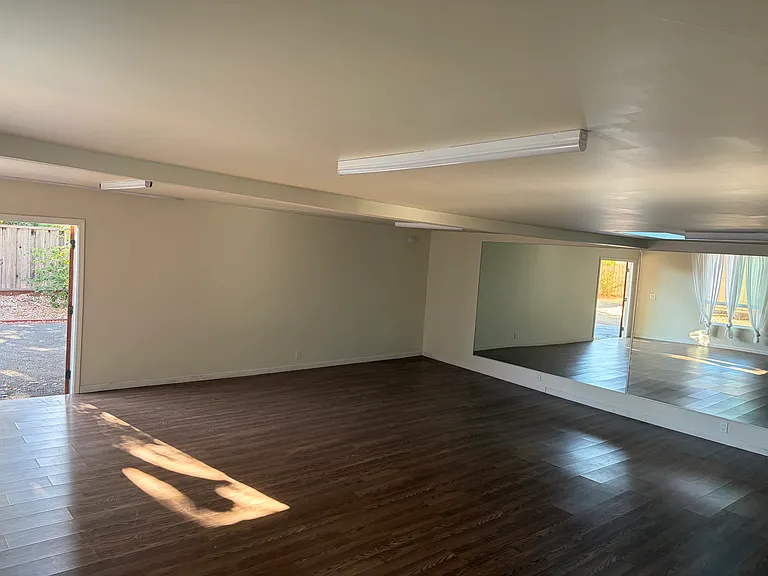 18741 Hanna Dr — Photo 20