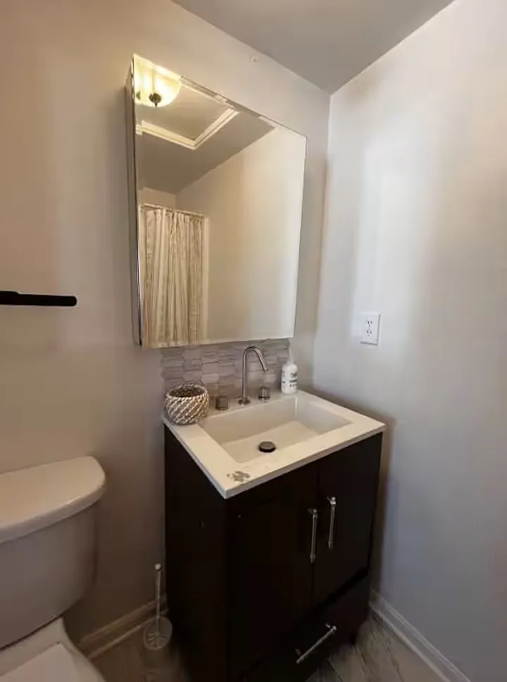 1 bed, 700 sqft, $1,300 — Photo 1