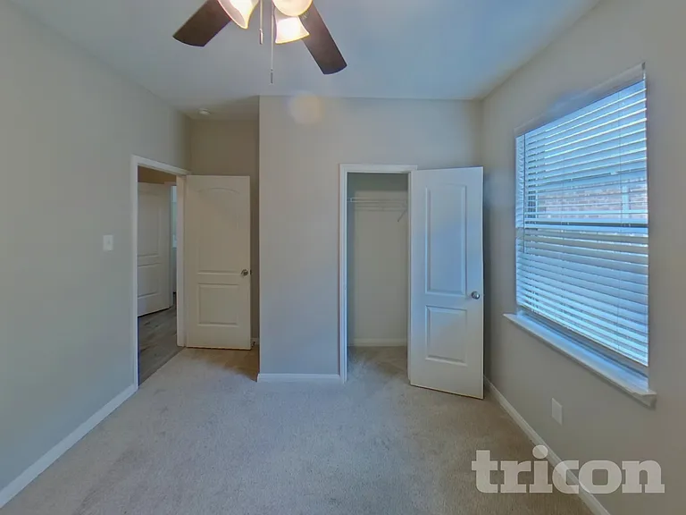 2108 Barrow St — Photo 12