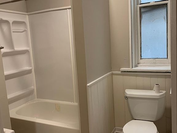 4th image of 1512 N Greenview Ave #4R