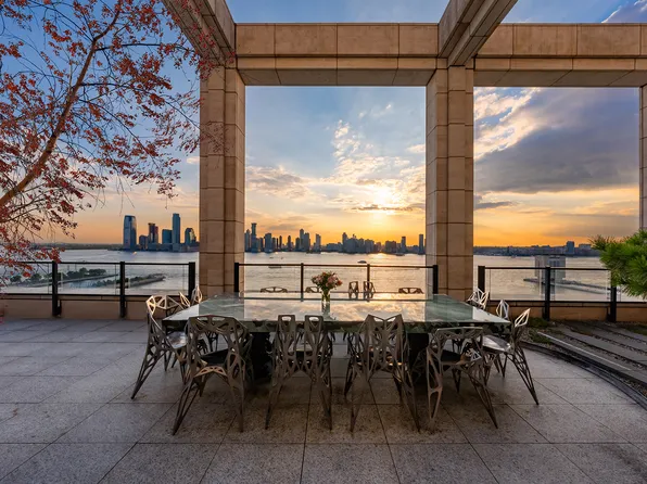 70 Vestry Street image 23 of 31