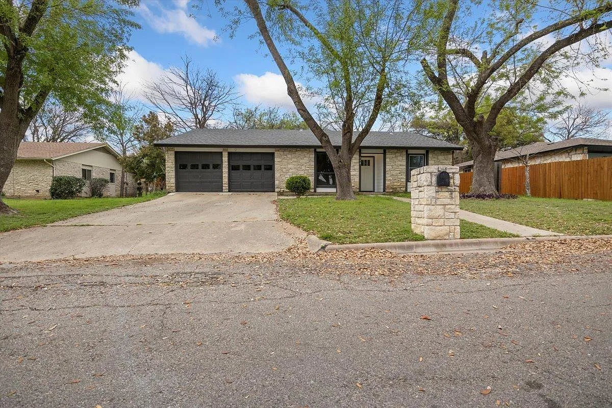 3 bed, 2.0 bath, 1786 sqft, $2,500 — Photo 3