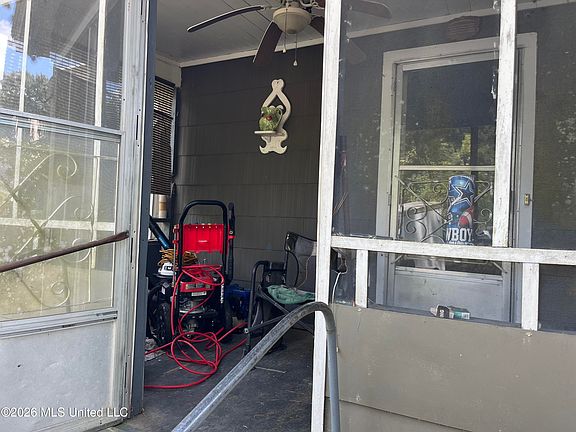 3rd image of 122 Stowell St