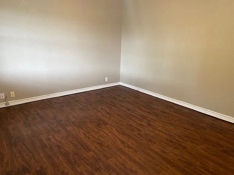 404 N Lindsey St — Photo 14