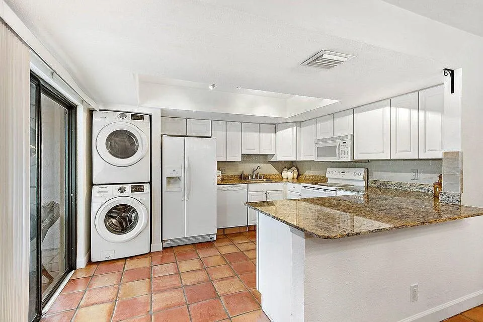 2 bed, 2.5 bath, 1577 sqft, $2,975 — Photo 4