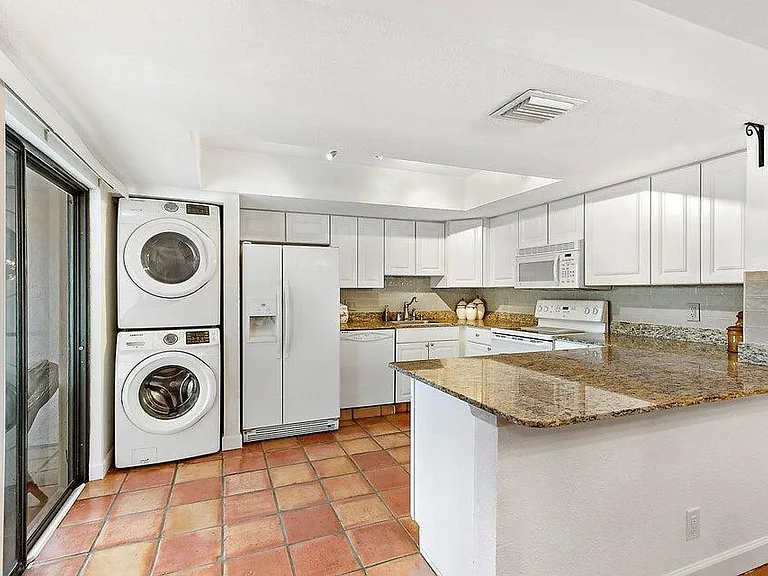 1608 Shaker Cir — Photo 4