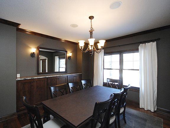 Dining Room (14 x 11)