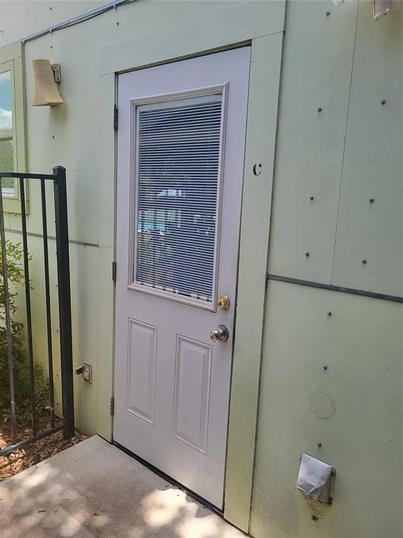 2200 Curtis Avenue — Photo 2
