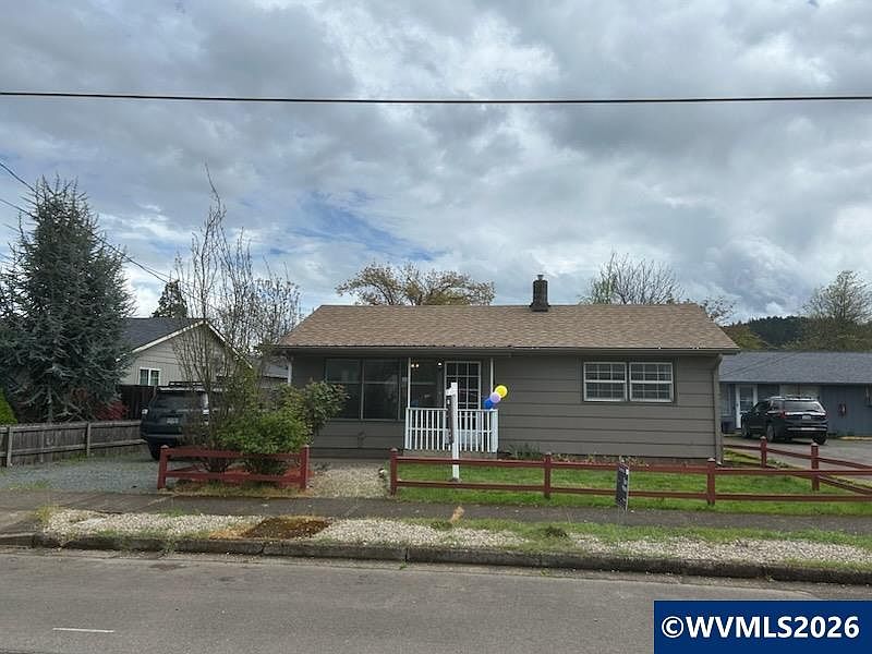 1st image of 830 S 7th St