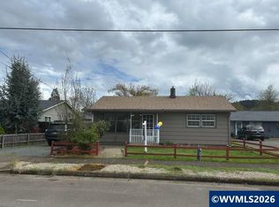 830 S 7th St, Cottage Grove, OR 97424