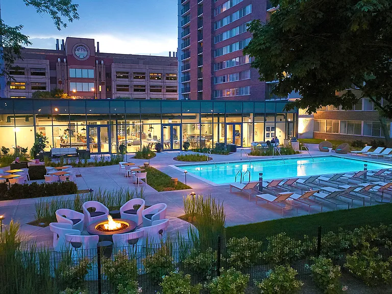 Scio Chicago Outdoor Pool