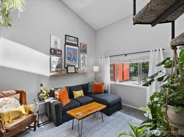 14300 32nd Avenue NE #408, Seattle, WA 98125
