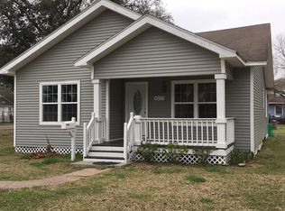 6271 25th St, Groves, TX 77619