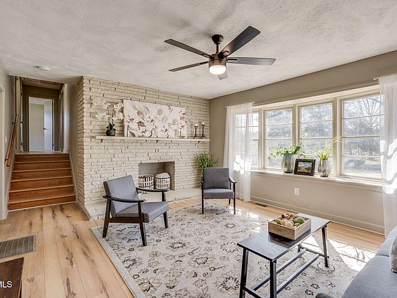 5th image of 501 Garden Ln