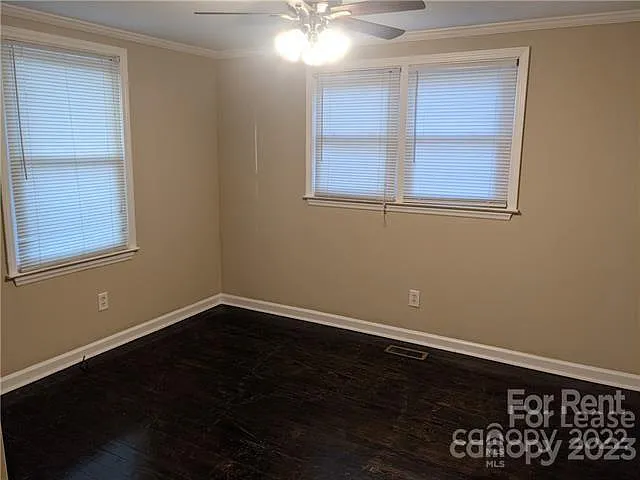 143 Waco Ave — Photo 9