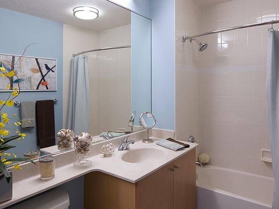 5th image of 600 N Kingsbury St APT 508