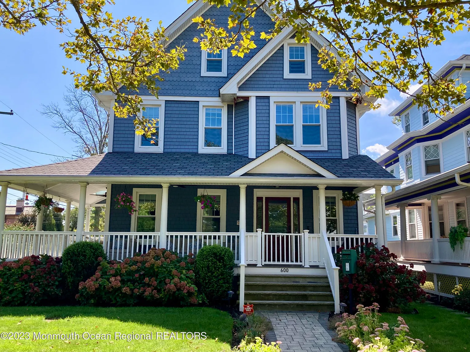 5 bed, 3.5 bath, 2002 sqft, $3,500 — Photo 1