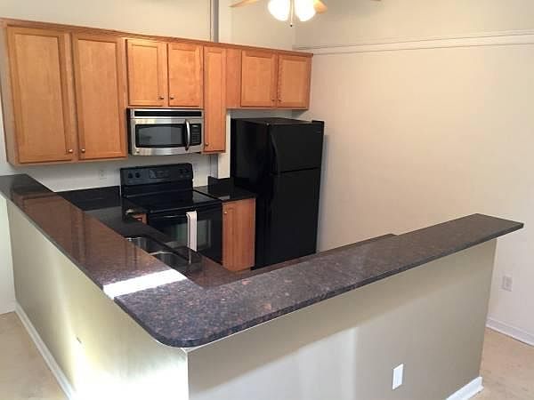 1st image of 1716 Summit Ave Unit 8