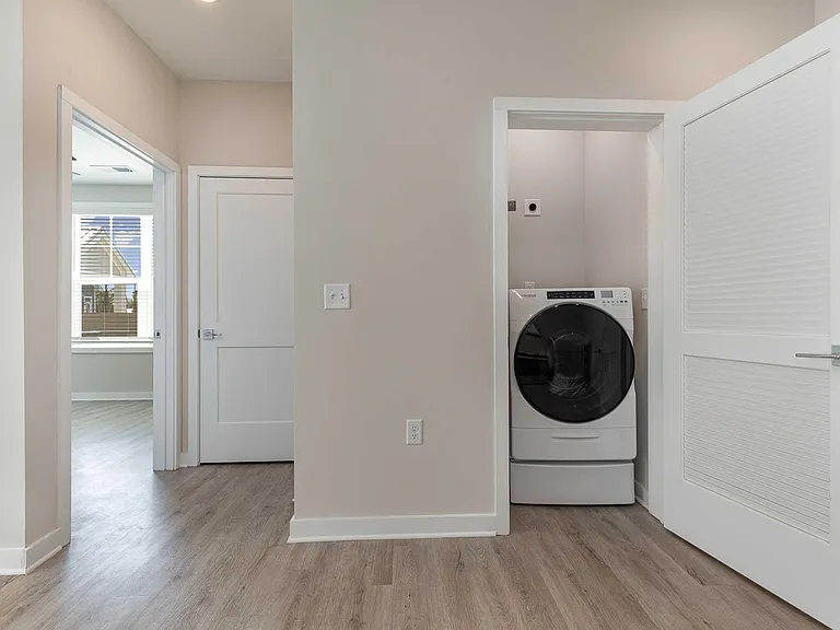 Middle Sound West Apartments — Photo 103