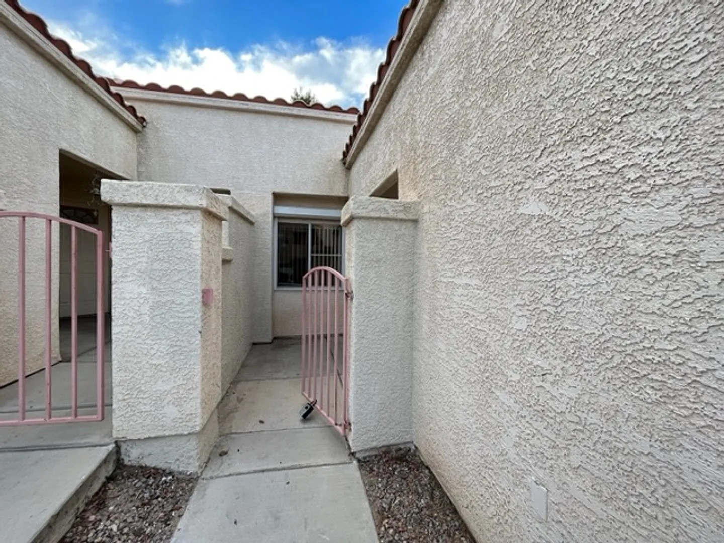 Single Story Townhouse — Photo 3