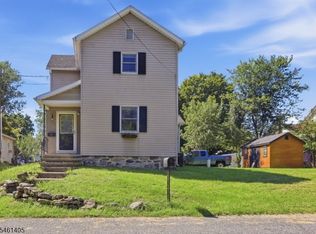 9 Church St, Columbia, NJ 07832