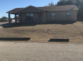 301 W Duncan Ave, Mertzon, TX 76941