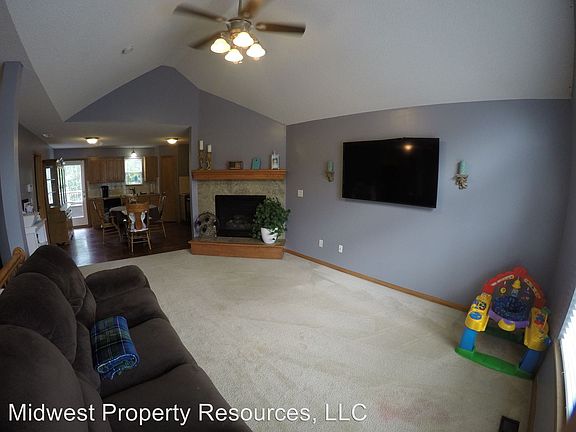 2nd image of 1406 SE Park St