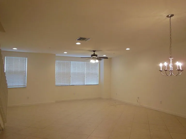 590 Amador Ln #4 — Photo 5