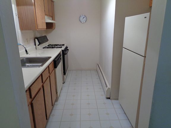 4th image of 59 Roseland Avenue #29