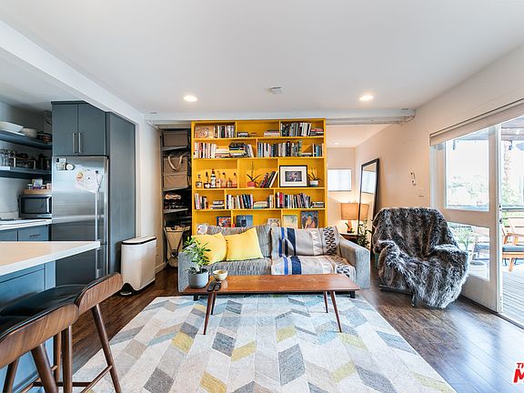 2nd image of 6062 1/2 Delphi St #6062-1/2