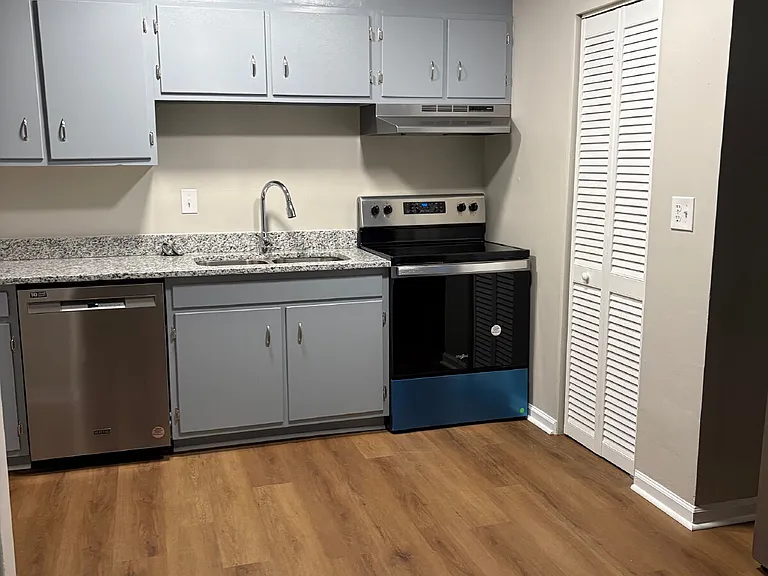 105 Ppoole St #201 — Photo 29
