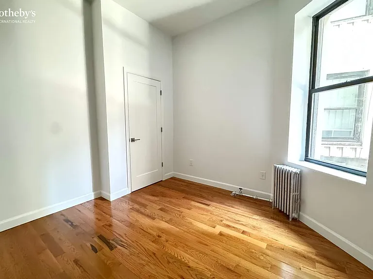 200 Claremont Ave #4 — Photo 1