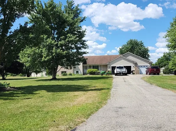 7423 Carpet Rose Dr SE, Caledonia, MI 49316