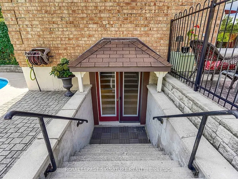 5571 Spangler Dr — Photo 48