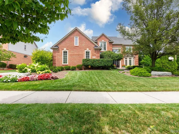 45860 Lathum Dr, Novi, MI 48374