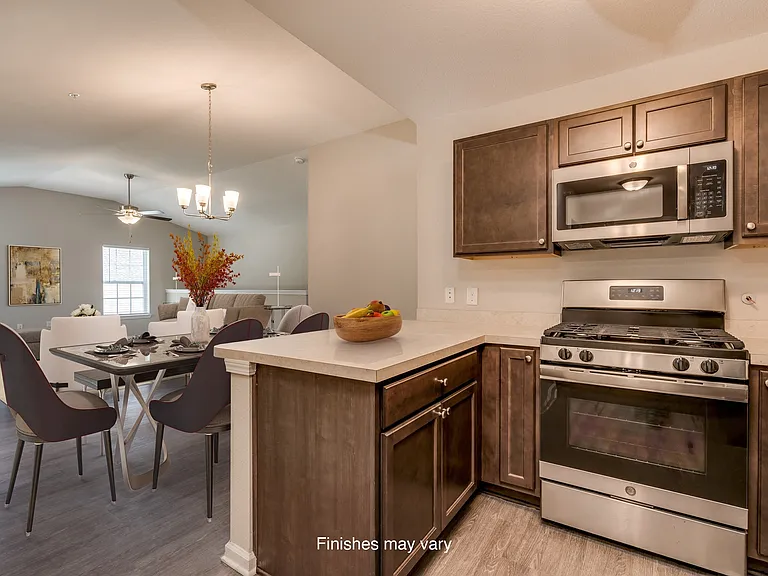 Killian Lakes Apartments and Townhomes — Photo 11