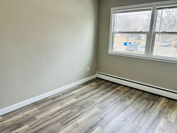 3rd image of 884 Bidwell St Unit 3