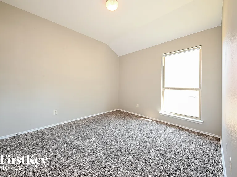 202 Patriot Pkwy — Photo 13